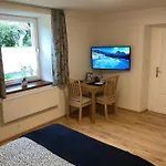 Kleines Nest Im Zentrum, Eigener Eingang, Parkplatz, Kostenloses Wlan * 多恩比恩