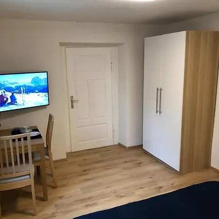 Apartment Kleines Nest Im Zentrum, Eigener Eingang, Parkplatz, Kostenloses Wlan