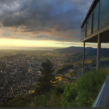 Kleines Nest Im Zentrum, Eigener Eingang, Parkplatz, Kostenloses Wlan * Dornbirn